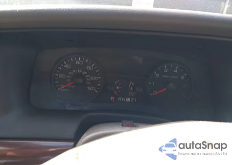 2011 Ford Crown Victoria Lx z USA, uszkodzony, nr VIN 2FABP7EV2BX132608